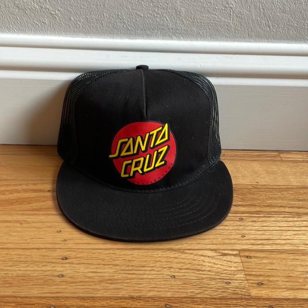 Santa Cruz hat